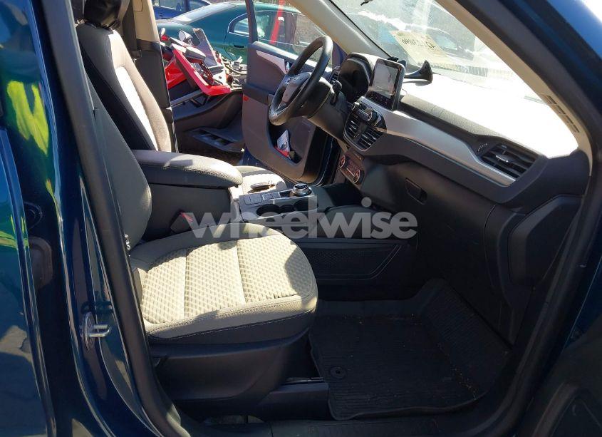 Photo 5 of 2020 Ford Escape SE (VIN 1FMCU9G68LUA88952)