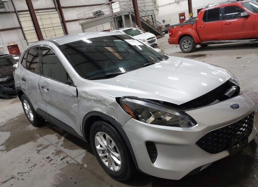 2020 Ford Escape SE (VIN 1FMCU9G68LUB70728) main photo