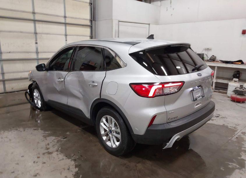 Photo 3 of 2020 Ford Escape SE (VIN 1FMCU9G68LUB70728)