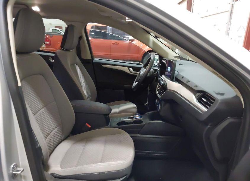 Photo 5 of 2020 Ford Escape SE (VIN 1FMCU9G68LUB70728)