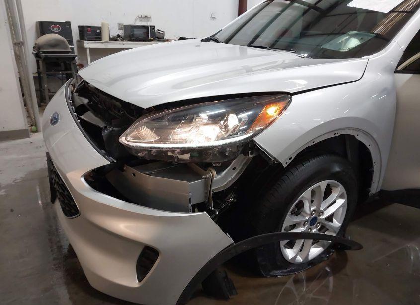 Photo 6 of 2020 Ford Escape SE (VIN 1FMCU9G68LUB70728)