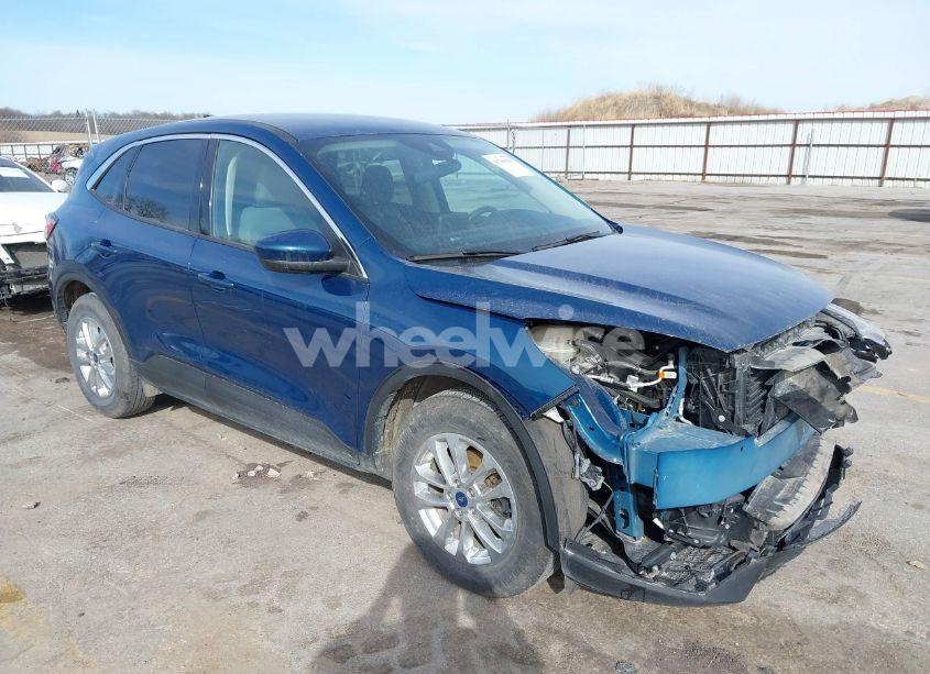 2020 Ford Escape SE (VIN 1FMCU9G68LUC31480) main photo