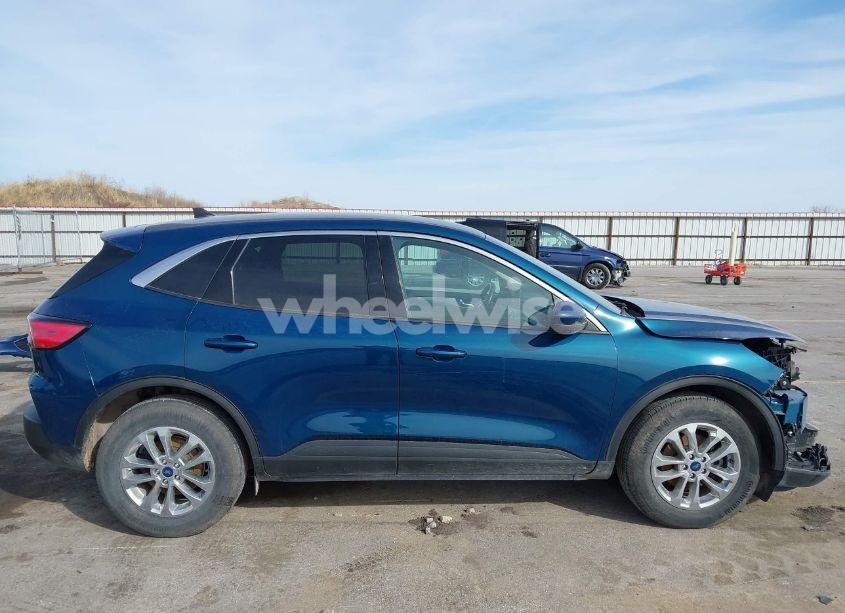 Photo 14 of 2020 Ford Escape SE (VIN 1FMCU9G68LUC31480)