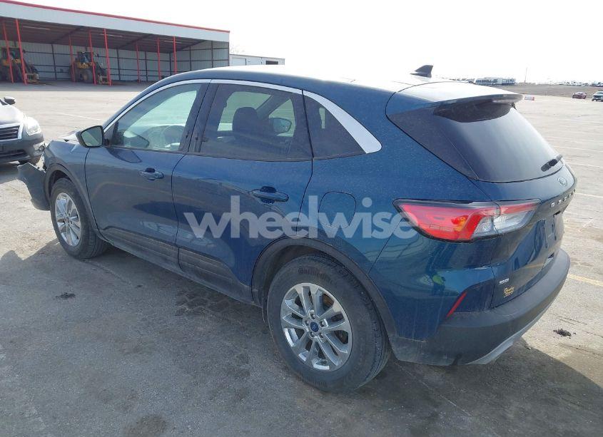 Photo 3 of 2020 Ford Escape SE (VIN 1FMCU9G68LUC31480)