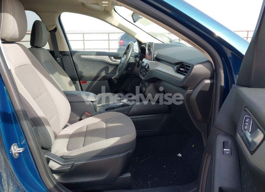 Photo 5 of 2020 Ford Escape SE (VIN 1FMCU9G68LUC31480)