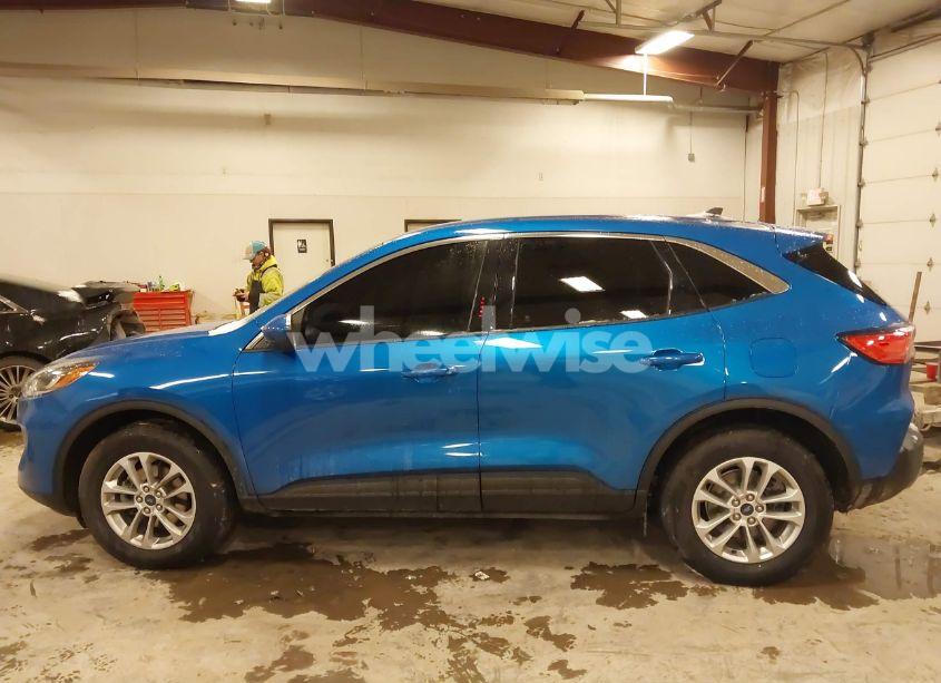 Photo 14 of 2020 Ford Escape SE (VIN 1FMCU9G68LUC70537)