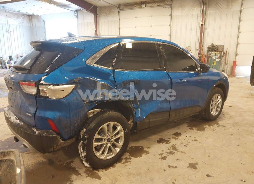 Photo 4 of 2020 Ford Escape SE (VIN 1FMCU9G68LUC70537)