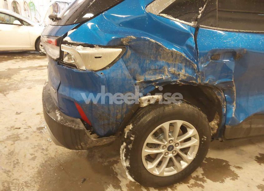 Photo 6 of 2020 Ford Escape SE (VIN 1FMCU9G68LUC70537)