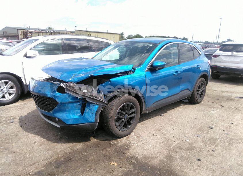 Photo 2 of 2021 Ford Escape SE (VIN 1FMCU9G68MUA22841)