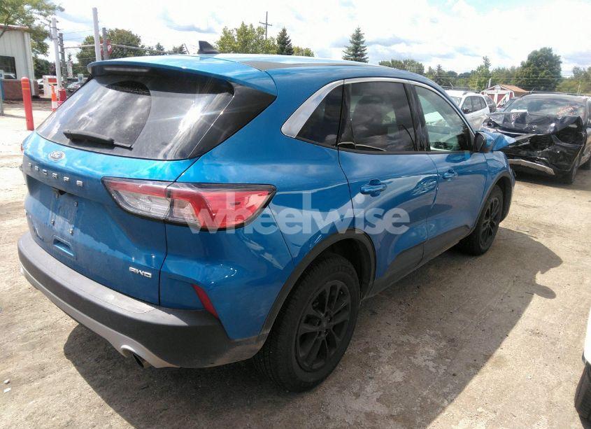 Photo 4 of 2021 Ford Escape SE (VIN 1FMCU9G68MUA22841)