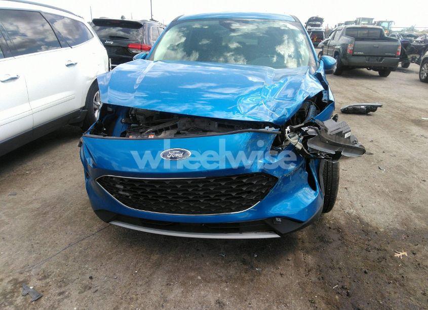 Photo 6 of 2021 Ford Escape SE (VIN 1FMCU9G68MUA22841)