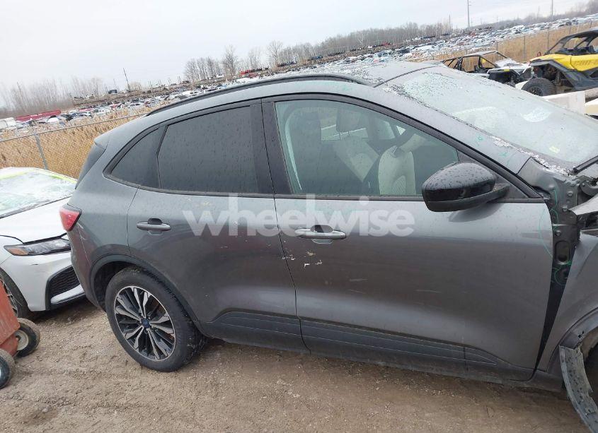 Photo 14 of 2021 Ford Escape SE (VIN 1FMCU9G68MUA34231)