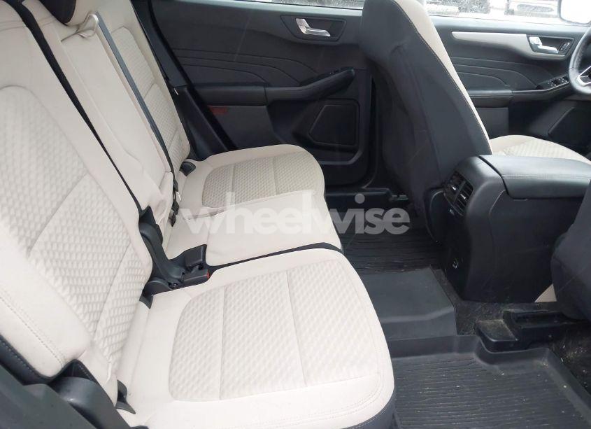 Photo 8 of 2021 Ford Escape SE (VIN 1FMCU9G68MUA34231)