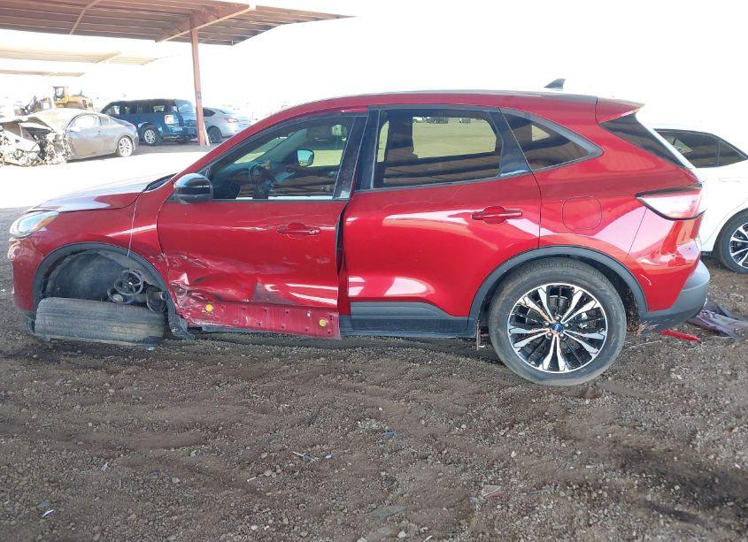 Photo 14 of 2021 Ford Escape SE (VIN 1FMCU9G68MUA48677)