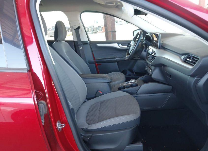Photo 5 of 2021 Ford Escape SE (VIN 1FMCU9G68MUA48677)