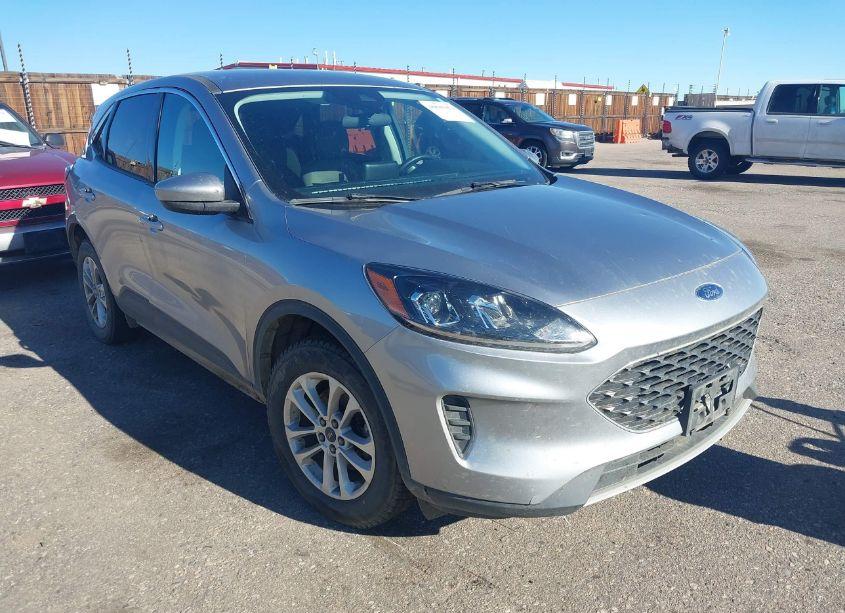 2021 Ford Escape SE (VIN 1FMCU9G68MUA91285) main photo