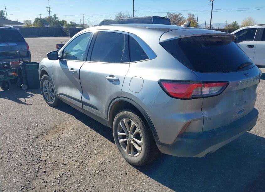 Photo 3 of 2021 Ford Escape SE (VIN 1FMCU9G68MUA91285)