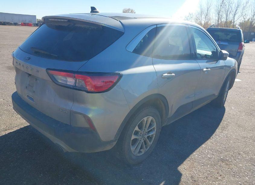 Photo 4 of 2021 Ford Escape SE (VIN 1FMCU9G68MUA91285)