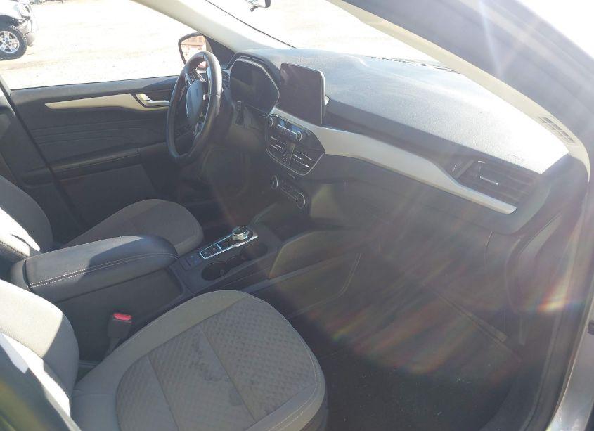 Photo 5 of 2021 Ford Escape SE (VIN 1FMCU9G68MUA91285)