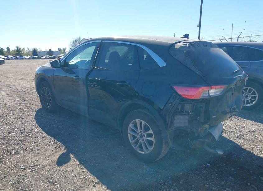 Photo 3 of 2021 Ford Escape SE (VIN 1FMCU9G68MUB10160)