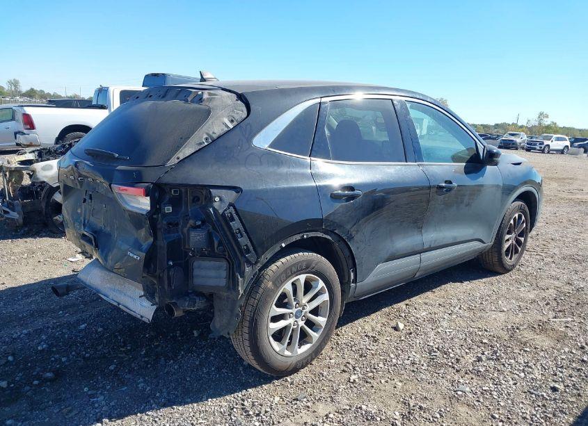 Photo 4 of 2021 Ford Escape SE (VIN 1FMCU9G68MUB10160)