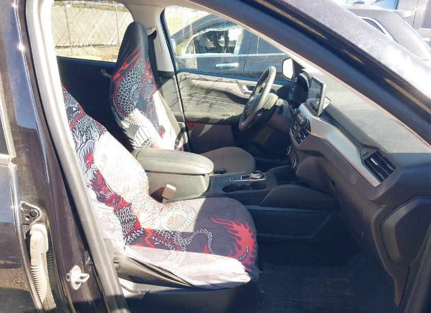 Photo 5 of 2021 Ford Escape SE (VIN 1FMCU9G68MUB10160)