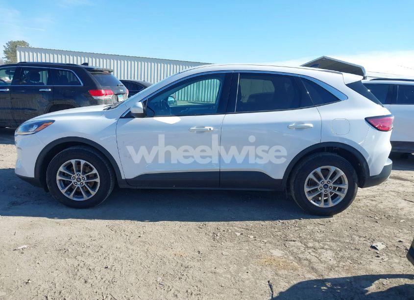 Photo 14 of 2021 Ford Escape SE (VIN 1FMCU9G68MUB24978)