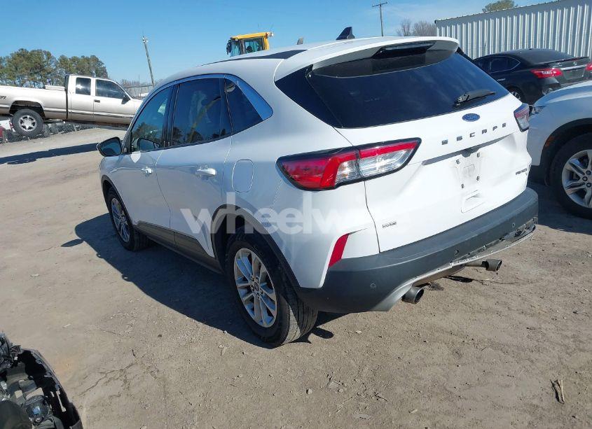 Photo 3 of 2021 Ford Escape SE (VIN 1FMCU9G68MUB24978)