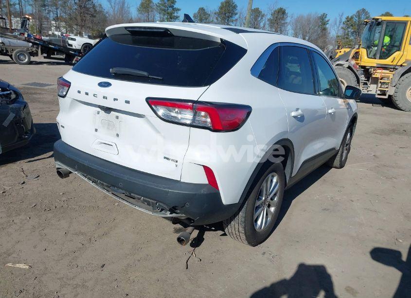 Photo 4 of 2021 Ford Escape SE (VIN 1FMCU9G68MUB24978)