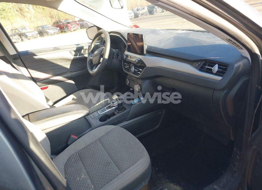 Photo 5 of 2022 Ford Escape SE (VIN 1FMCU9G68NUA34831)