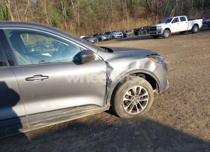 Photo 6 of 2022 Ford Escape SE (VIN 1FMCU9G68NUA34831)