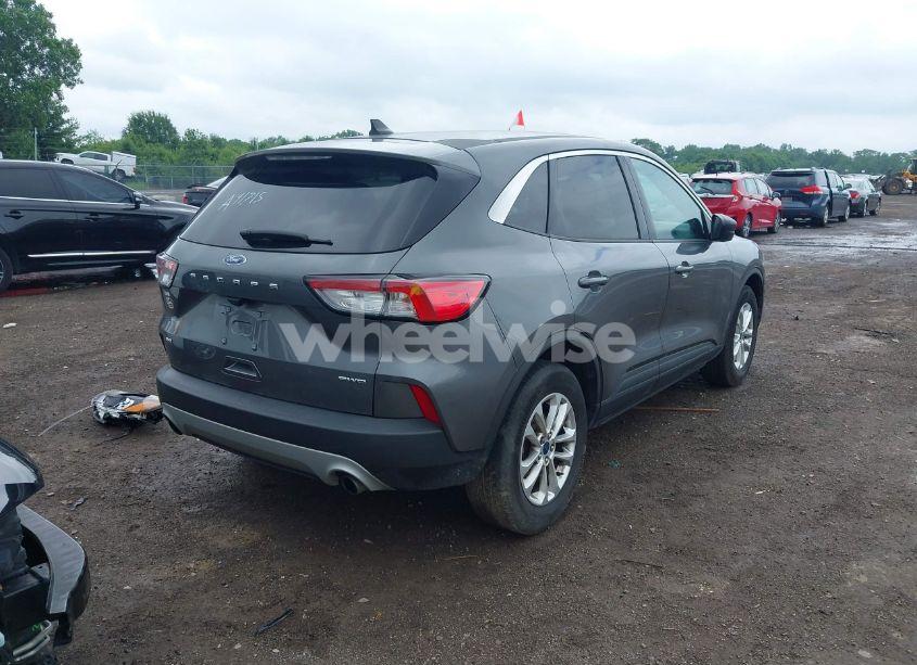 Photo 4 of 2022 Ford Escape SE (VIN 1FMCU9G68NUA41715)
