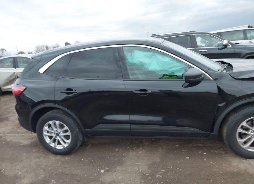 Photo 13 of 2022 Ford Escape SE (VIN 1FMCU9G68NUA95645)