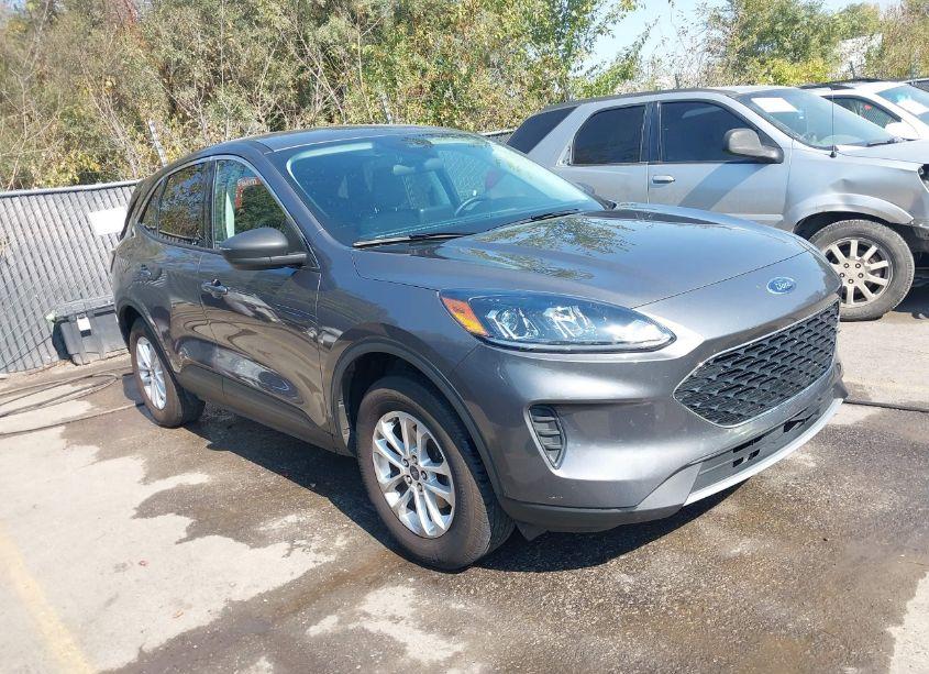 2022 Ford Escape SE (VIN 1FMCU9G68NUB50756) main photo