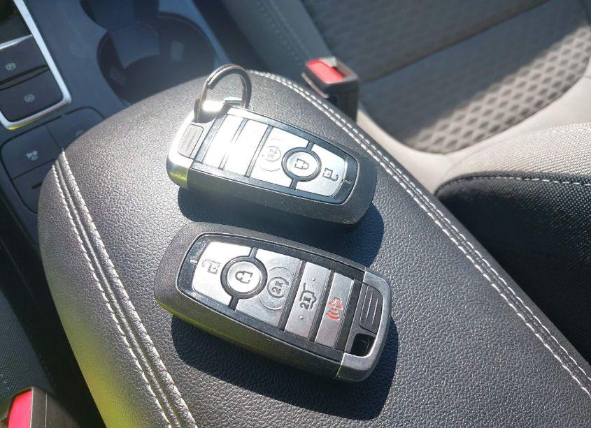 Photo 11 of 2022 Ford Escape SE (VIN 1FMCU9G68NUB50756)