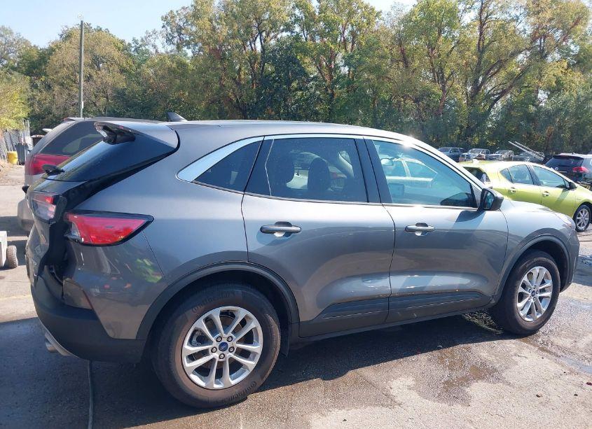 Photo 13 of 2022 Ford Escape SE (VIN 1FMCU9G68NUB50756)