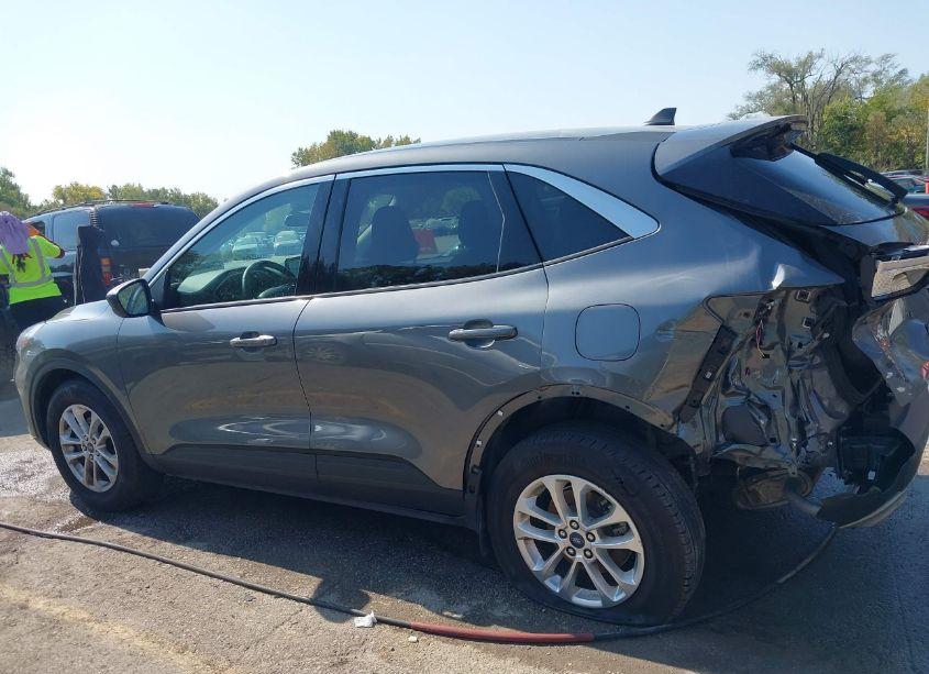 Photo 14 of 2022 Ford Escape SE (VIN 1FMCU9G68NUB50756)