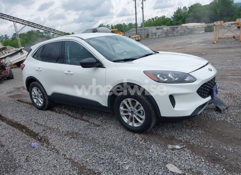 2022 Ford Escape SE (VIN 1FMCU9G68NUB99651) main photo