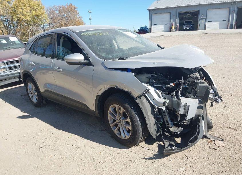 2020 Ford Escape SE (VIN 1FMCU9G69LUA29814) main photo