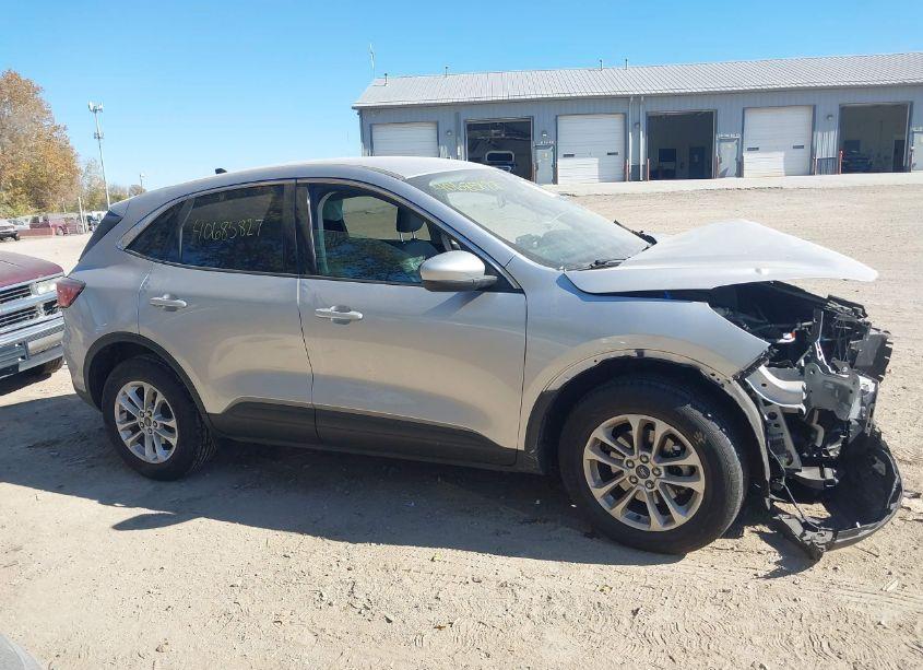 Photo 14 of 2020 Ford Escape SE (VIN 1FMCU9G69LUA29814)