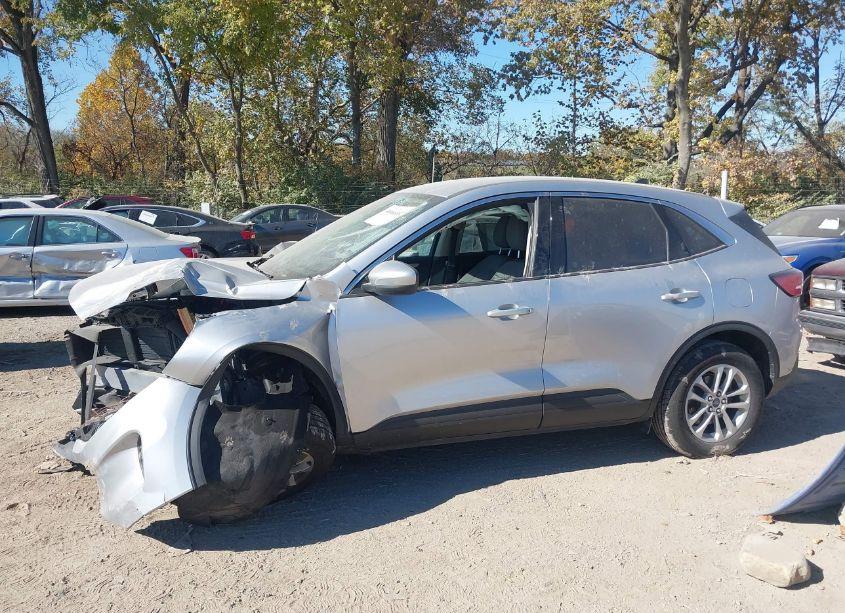 Photo 15 of 2020 Ford Escape SE (VIN 1FMCU9G69LUA29814)