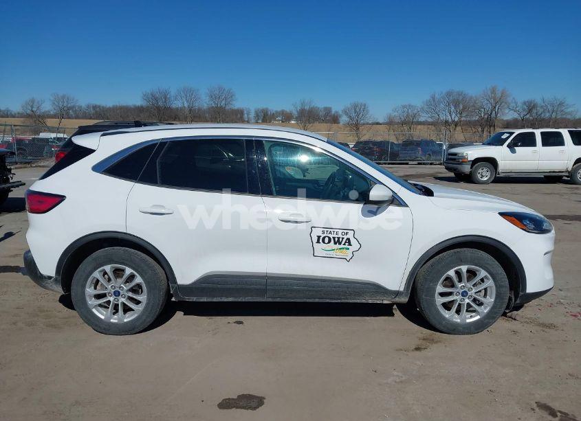 Photo 13 of 2020 Ford Escape SE (VIN 1FMCU9G69LUA38013)