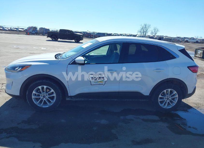 Photo 14 of 2020 Ford Escape SE (VIN 1FMCU9G69LUA38013)