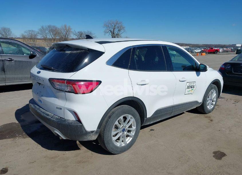 Photo 4 of 2020 Ford Escape SE (VIN 1FMCU9G69LUA38013)