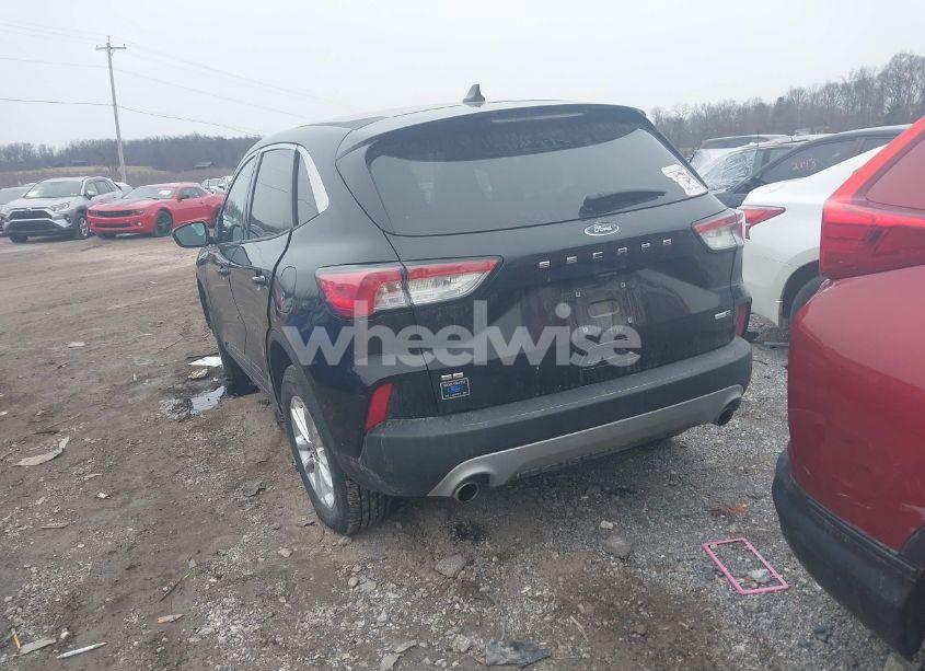 Photo 16 of 2020 Ford Escape SE (VIN 1FMCU9G69LUB27886)