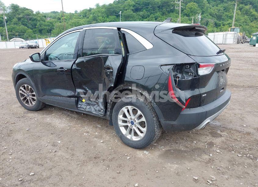 Photo 3 of 2020 Ford Escape SE (VIN 1FMCU9G69LUB29301)