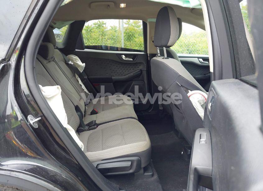 Photo 8 of 2020 Ford Escape SE (VIN 1FMCU9G69LUB29301)