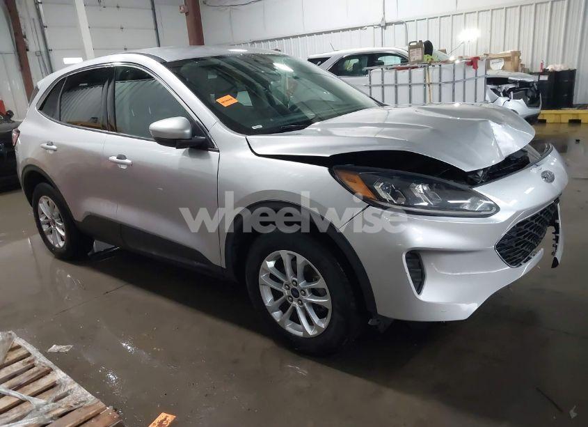 2020 Ford Escape SE (VIN 1FMCU9G69LUB67630) main photo