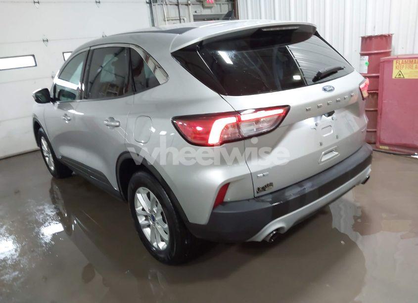 Photo 2 of 2020 Ford Escape SE (VIN 1FMCU9G69LUB67630)