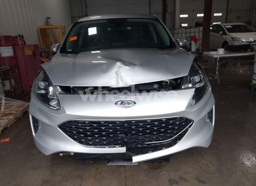 Photo 5 of 2020 Ford Escape SE (VIN 1FMCU9G69LUB67630)